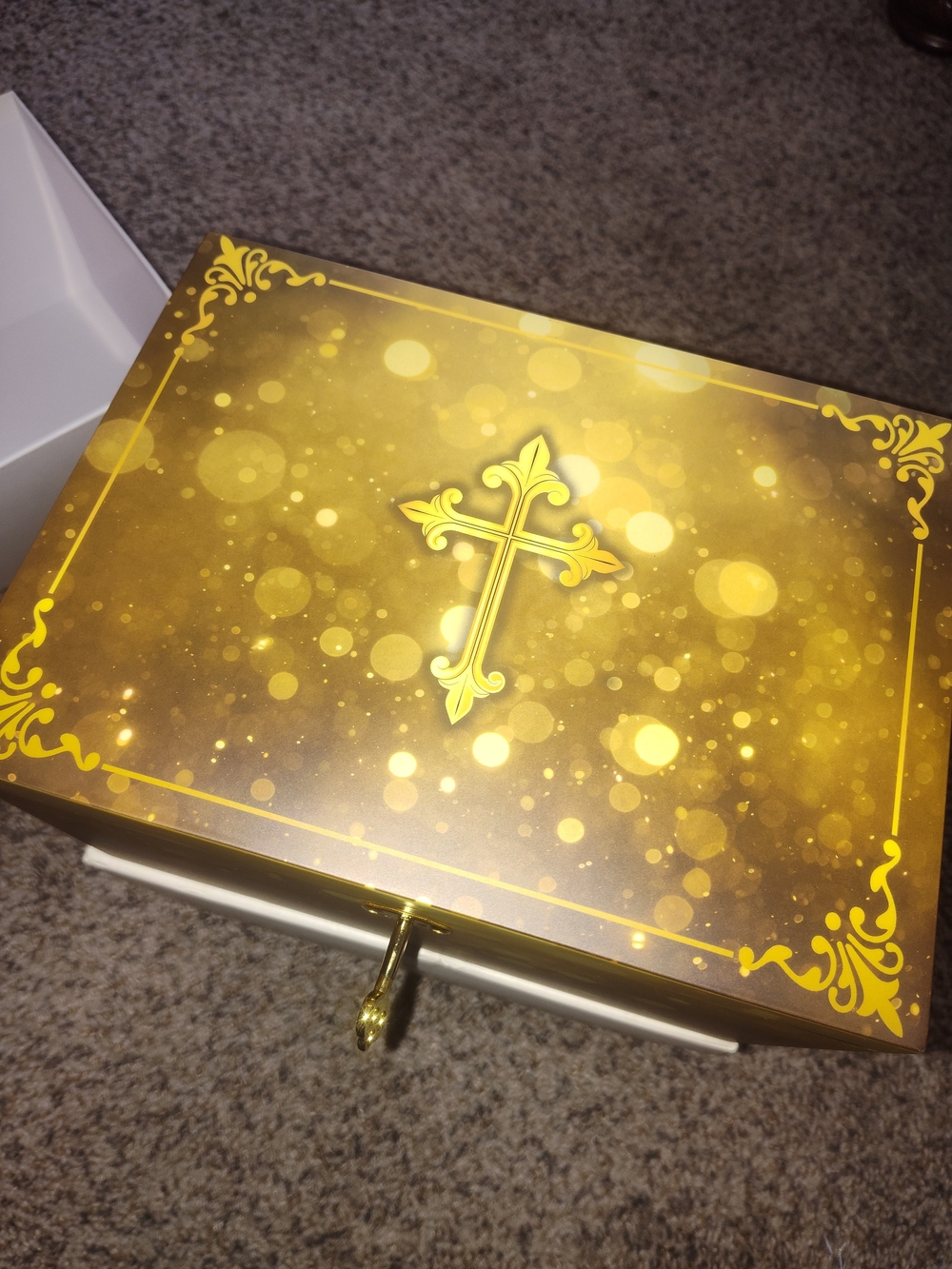 Keepsake Box w/ Key Lock - Picture 6 of 10